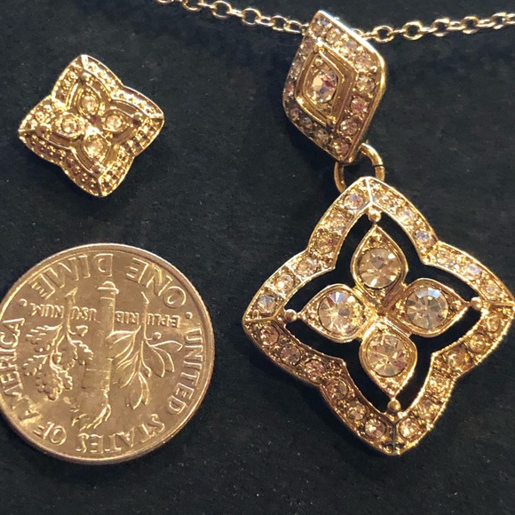 Gold tone cubic zirconia set - Picture 5 of 8